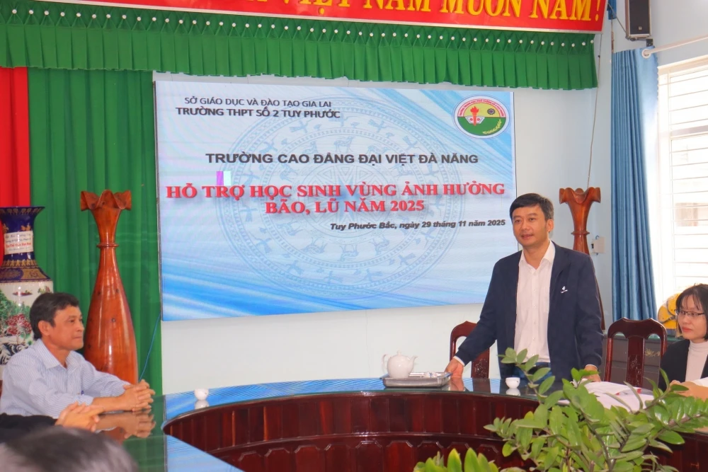 Hỗ trợ học sinh bị ảnh hưởng bão lũ tại Gia Lai