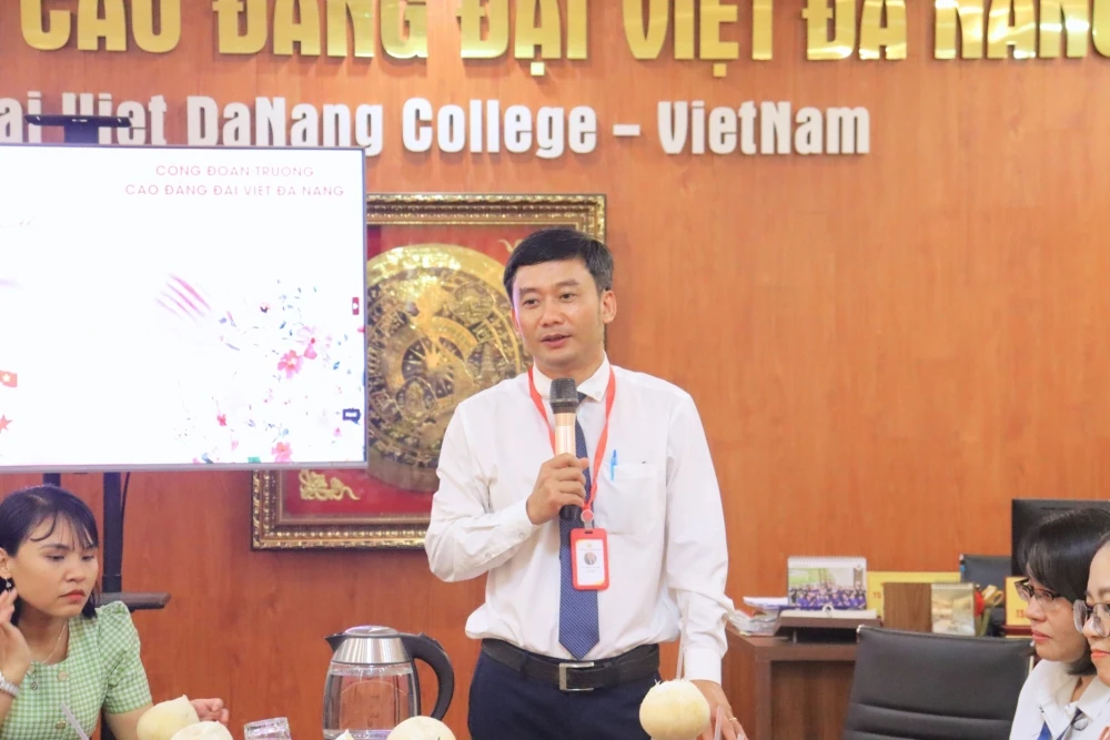 Hoạt Động 20/10 Tôn Vinh Nữ Cán Bộ, Nhân Viên