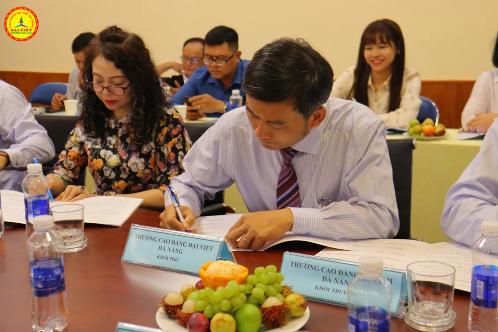 Hội Nghị Ký Giao Ước Thi Đua Khối Các Trường Cao Đẳng Đà Nẵng 2024–2025