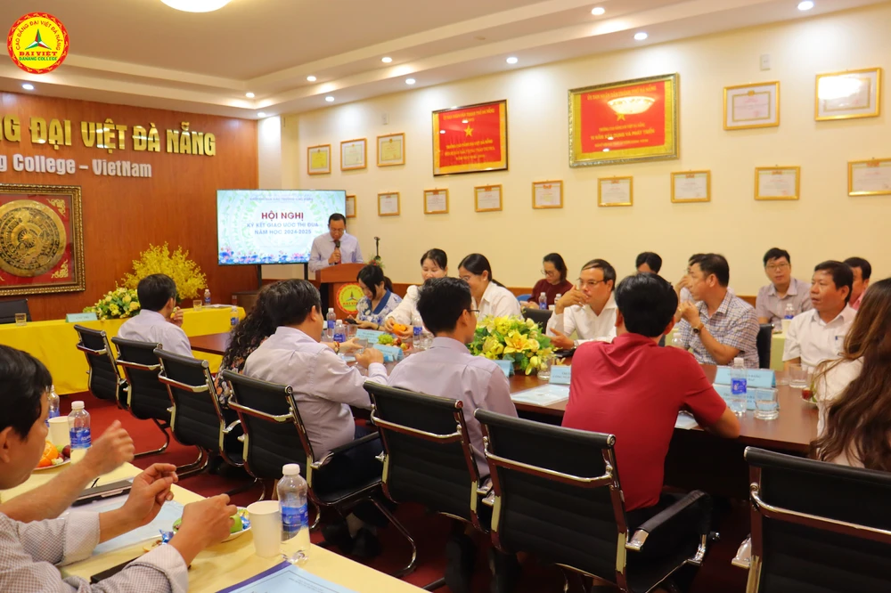 Hội Nghị Ký Giao Ước Thi Đua Khối Các Trường Cao Đẳng Đà Nẵng 2024–2025