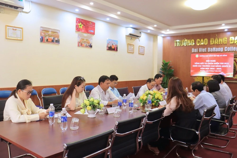 Hội Nghị Tổng Kết Và Chấm Điểm Thi Đua Khối Cao Đẳng (Khối 2) Năm Học 2024–2025