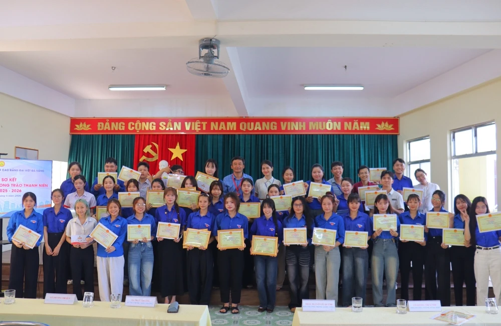 Khi Màu Áo Xanh Đại Việt Tiếp Tục Được Thắp Lửa