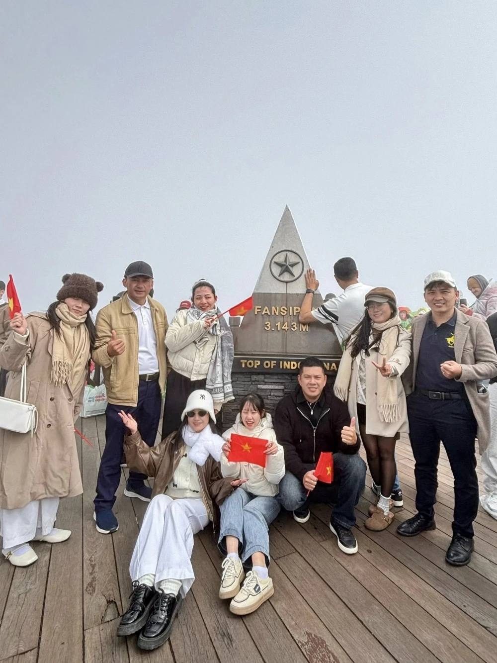 Lá cờ Tổ quốc từ nóc nhà Đông Dương – Niềm tự hào của Hệ thống Giáo dục Đại Việt