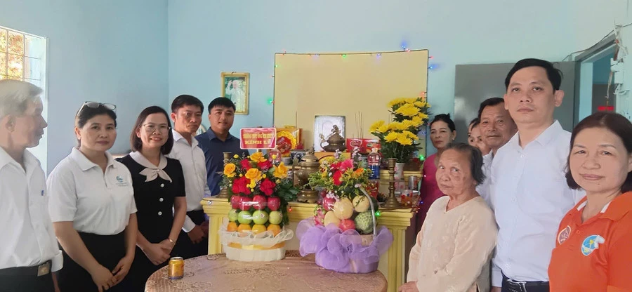 LAN TỎA ĐẠO LÝ 'UỐNG NƯỚC NHỚ NGUỒN' TỪ MÁI TRƯỜNG