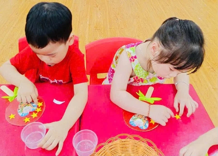 LAN TỎA ĐẠO LÝ 'UỐNG NƯỚC NHỚ NGUỒN' TỪ MÁI TRƯỜNG