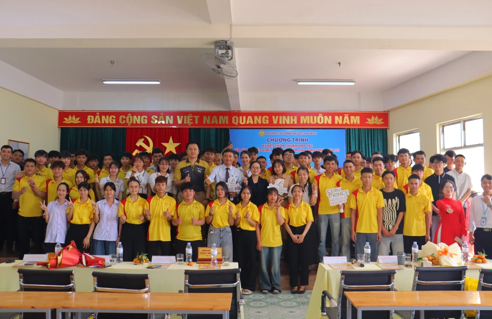 Lễ ký kết MOU & cam kết việc làm sinh viên Khóa 25: Đại Việt Đà Nẵng đẩy mạnh liên kết doanh nghiệp