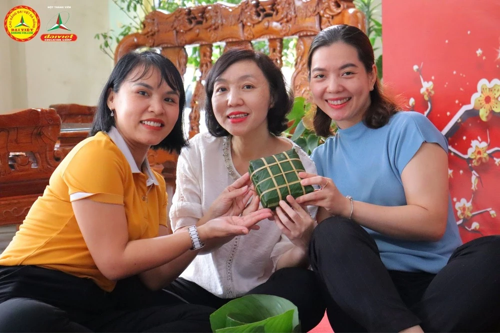 Lưu Giữ Nét Văn Hóa Cổ Truyền: Nấu Bánh Chưng Ngày Tết