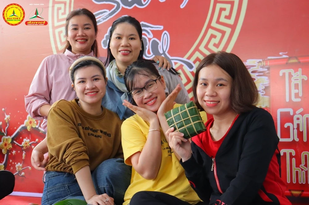 Lưu Giữ Nét Văn Hóa Cổ Truyền: Nấu Bánh Chưng Ngày Tết