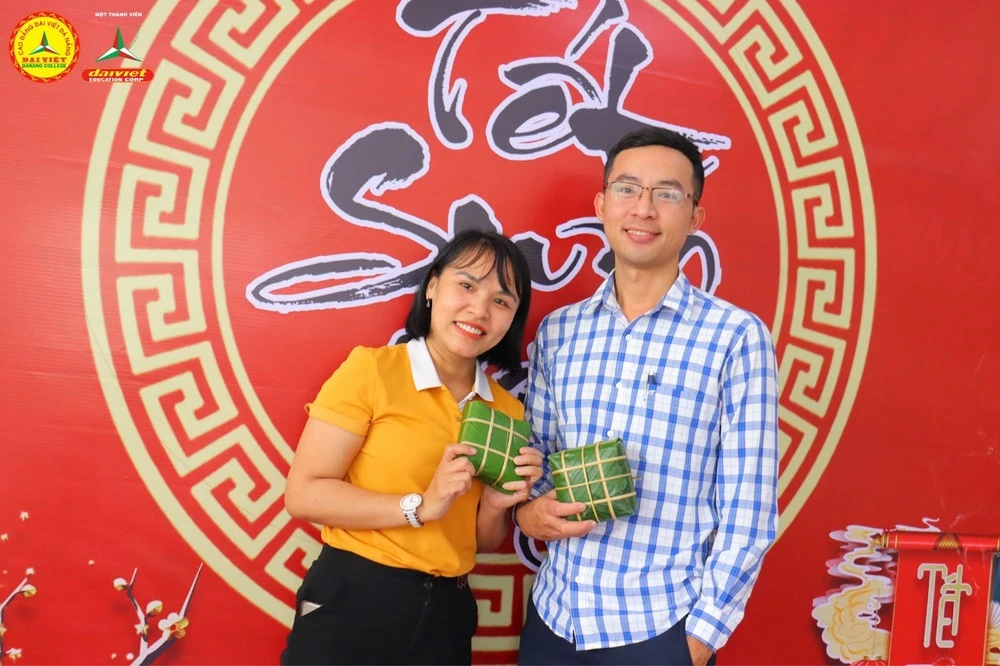 Lưu Giữ Nét Văn Hóa Cổ Truyền: Nấu Bánh Chưng Ngày Tết