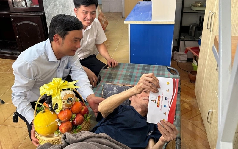 Sinh Viên Đại Việt Đà Nẵng Và Hành Trình Đến Với Địa Chỉ Đỏ – Học Tập Và Trải Nghiệm Lịch Sử