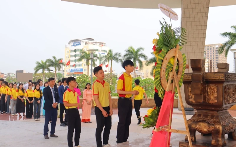 Sinh Viên Đại Việt Đà Nẵng Và Hành Trình Đến Với Địa Chỉ Đỏ – Học Tập Và Trải Nghiệm Lịch Sử