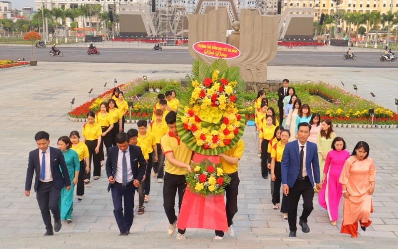 Sinh Viên Đại Việt Đà Nẵng Và Hành Trình Đến Với Địa Chỉ Đỏ – Học Tập Và Trải Nghiệm Lịch Sử