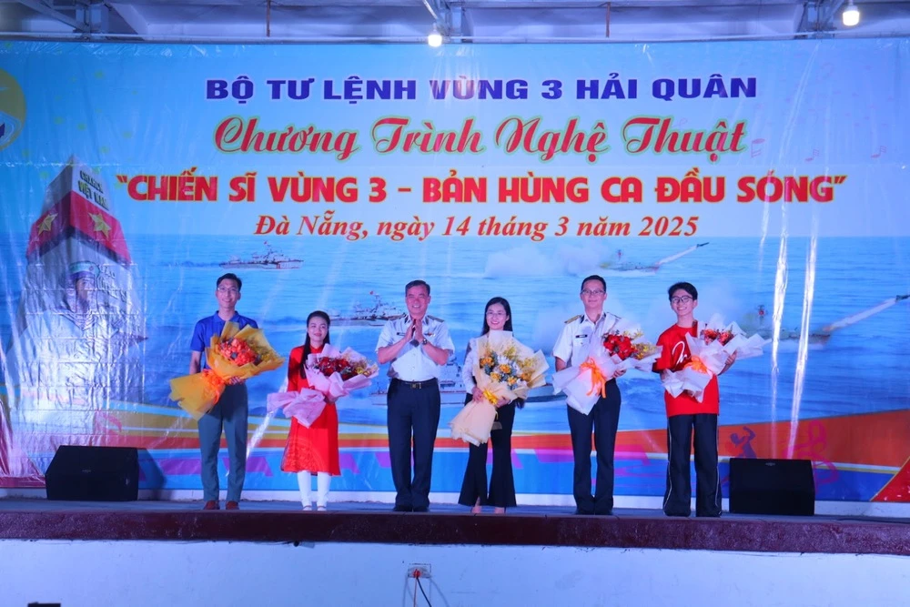Sinh Viên Dve Đà Nẵng Giao Lưu Nghệ Thuật Tại Bộ Tư Lệnh Vùng 3 Hải Quân