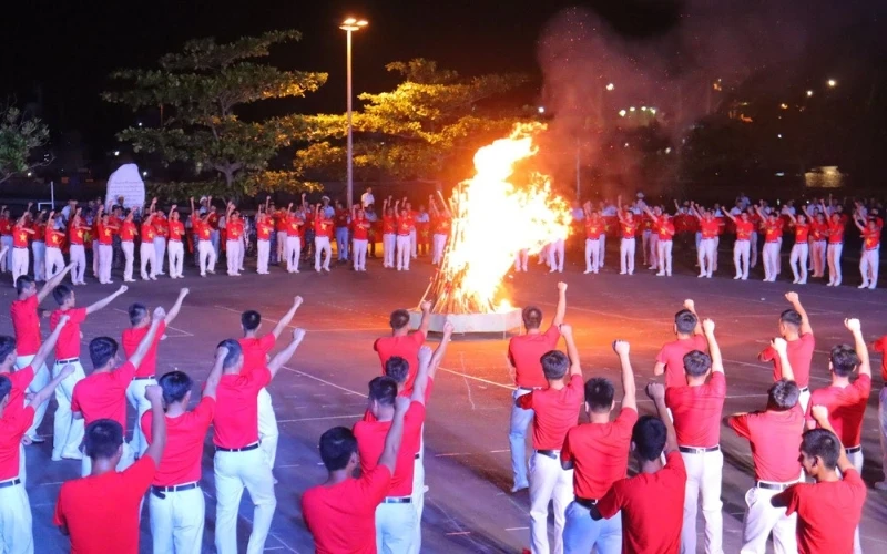 Sinh Viên Dve Với Hoạt Động Gắn Kết Tình Quân Dân