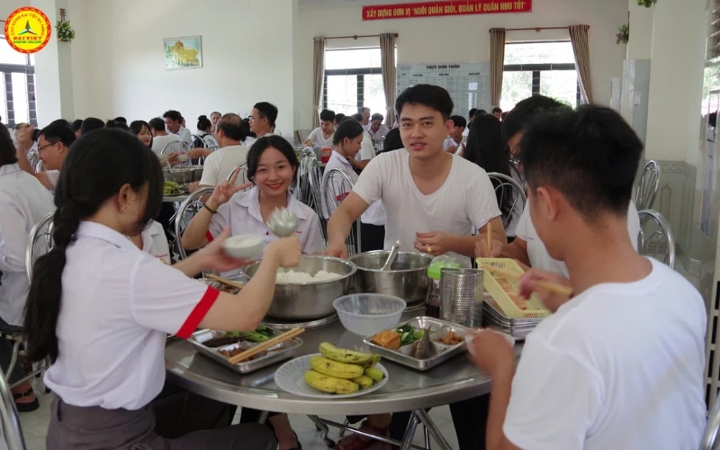 Sinh Viên Trường Cao Đẳng Đại Việt Đà Nẵng Với Biển Đảo Quê Hương – Đợt 2