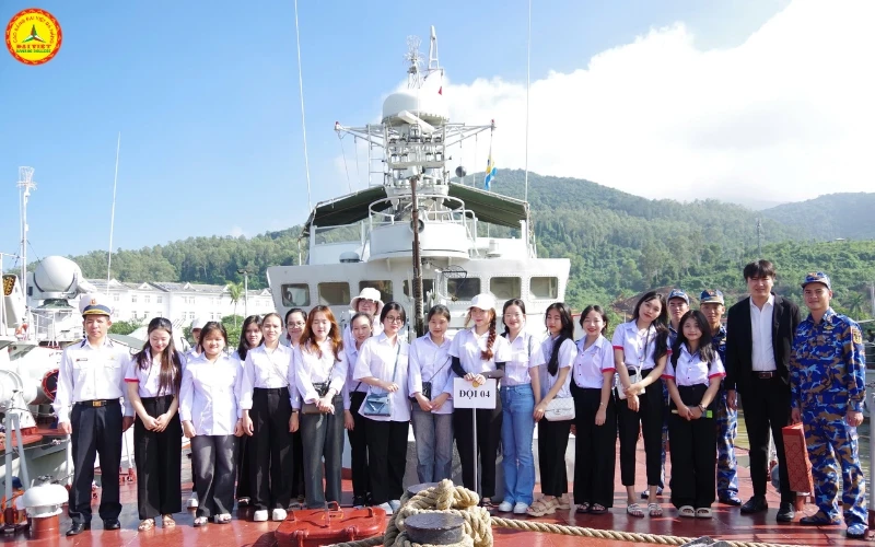 Sinh Viên Trường Cao Đẳng Đại Việt Đà Nẵng Với Biển Đảo Quê Hương – Đợt 2