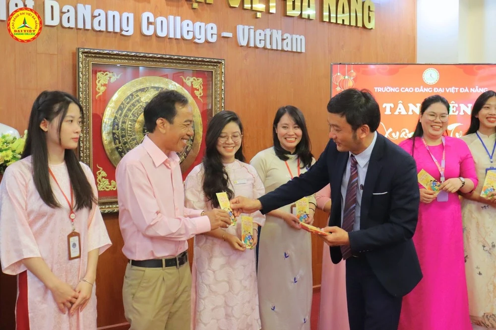 Tân niên Khởi Sắc Ất Tỵ 2025 – Chương trình đổi mới tại Đại Việt Đà Nẵng