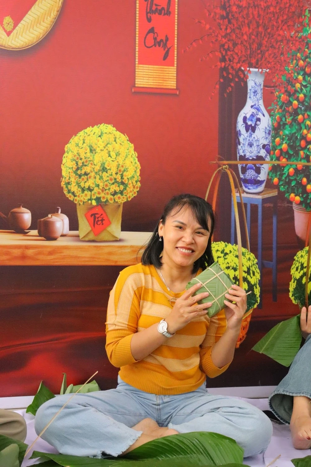 Tết Gắn Kết Với Hoạt Động Gói Bánh Chưng Truyền Thống