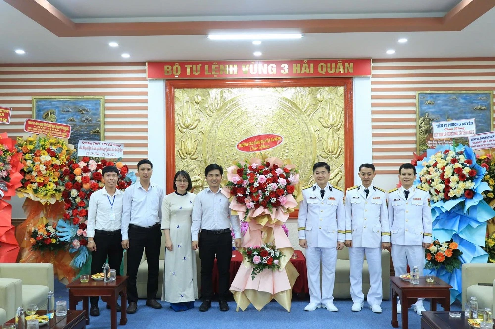 Thăm, Chúc Mừng Bộ Tư Lệnh Vùng 3 Hải Quân Nhân Kỷ Niệm 81 Năm Ngày Thành Lập Quân Đội Nhân Dân Việt Nam