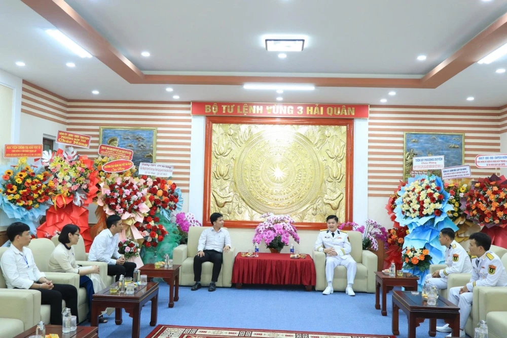 Thăm, Chúc Mừng Bộ Tư Lệnh Vùng 3 Hải Quân Nhân Kỷ Niệm 81 Năm Ngày Thành Lập Quân Đội Nhân Dân Việt Nam