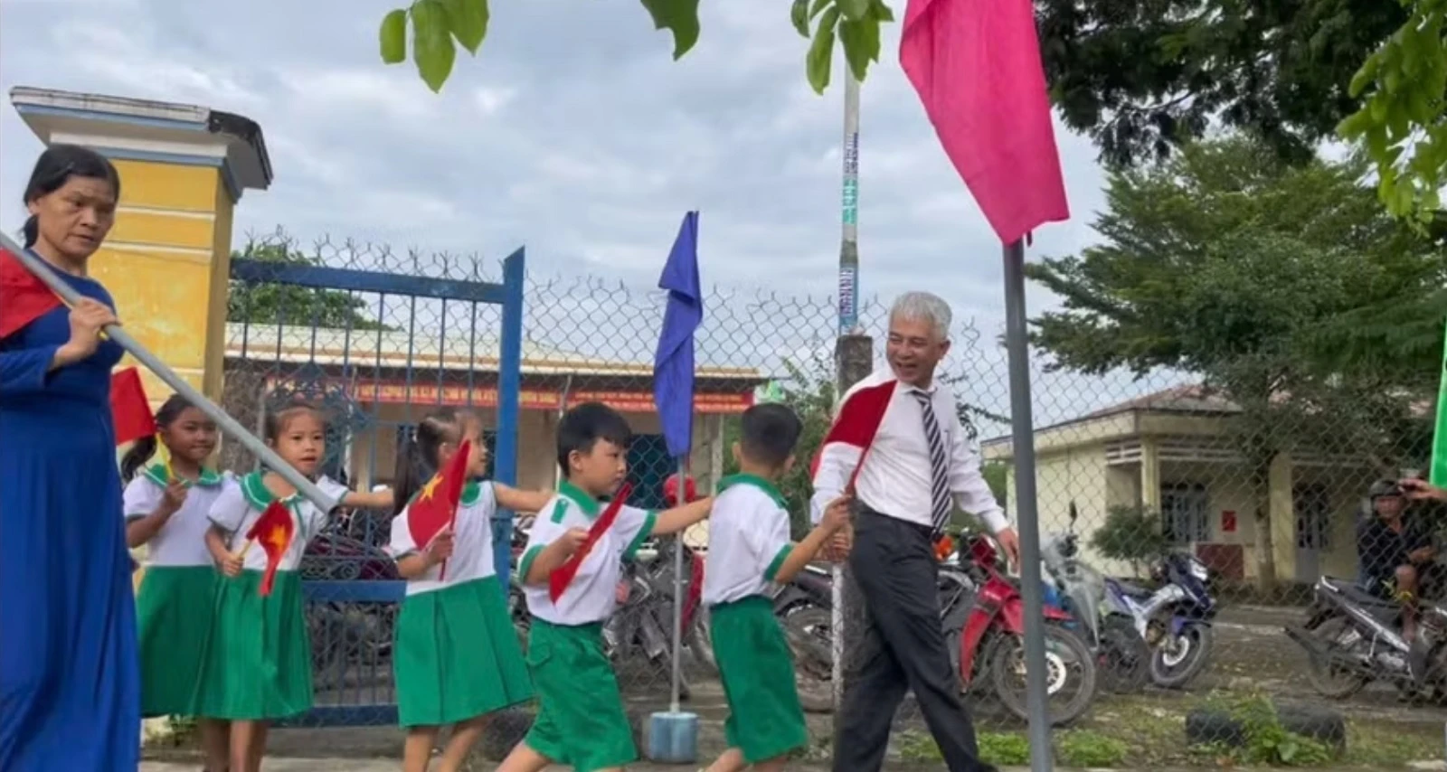 THẦY VÀ TRÒ ĐÀ NẴNG GỬI GẮM MONG ƯỚC TRONG NĂM HỌC MỚI