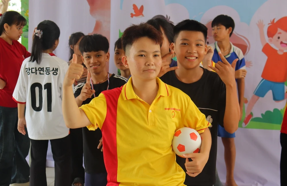 “Thế Giới Em Mơ” – Khi Yêu Thương Được Viết Nên Từ Những Điều Bình Dị