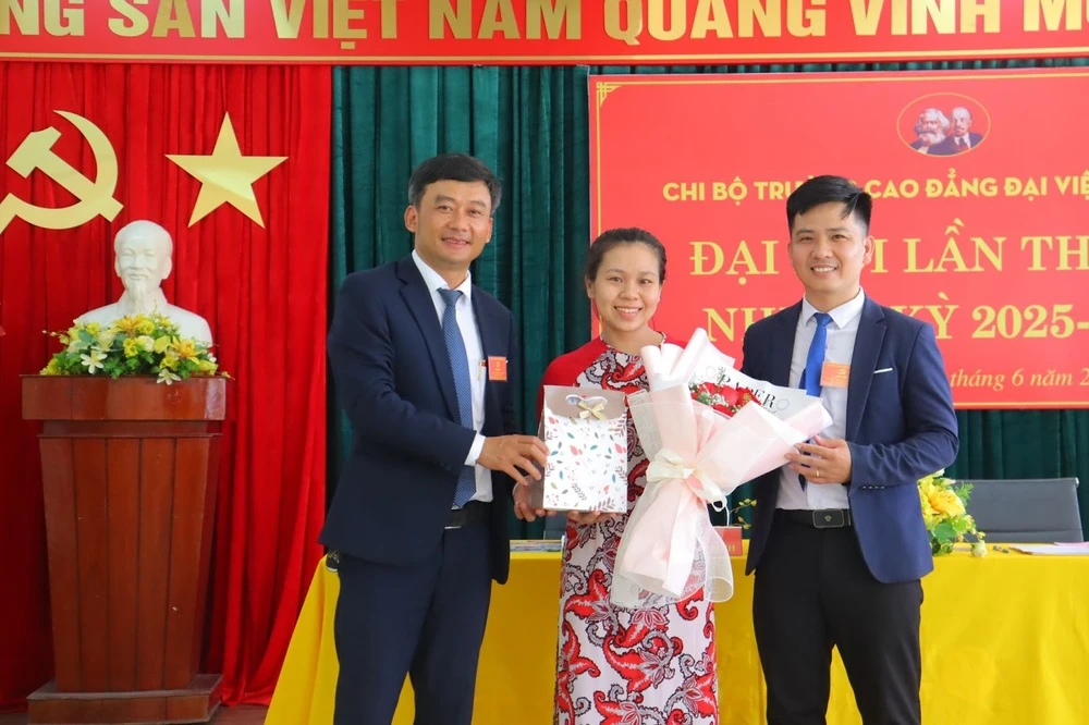 Trường Cao Đẳng Đại Việt Đà Nẵng Tổ Chức Thành Công Đại Hội Chi Bộ Lần Thứ Iii Nhiệm Kỳ 2025–2030