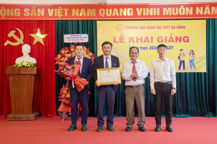 TRƯỜNG CAO ĐẲNG ĐẠI VIỆT ĐÀ NẴNG TRAO HÀNG TRĂM HỌC BỔNG, SẴN SÀNG HÀNH TRÌNH MỚI