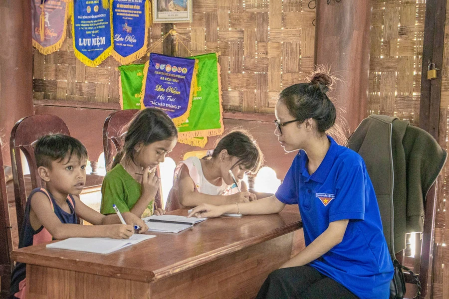 TRƯỞNG THÀNH TỪ HOẠT ĐỘNG TÌNH NGUYỆN: HÀNH TRÌNH RÈN LUYỆN BẢN LĨNH VÀ TRÁCH NHIỆM XÃ HỘI