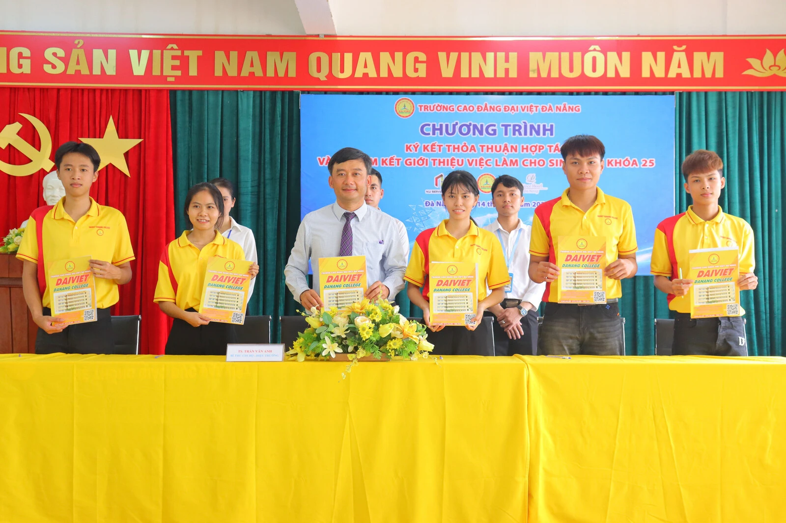 TỪ KHÁT VỌNG TIÊN PHONG ĐẾN THƯƠNG HIỆU GIÁO DỤC NGHỀ NGHIỆP MIỀN TRUNG