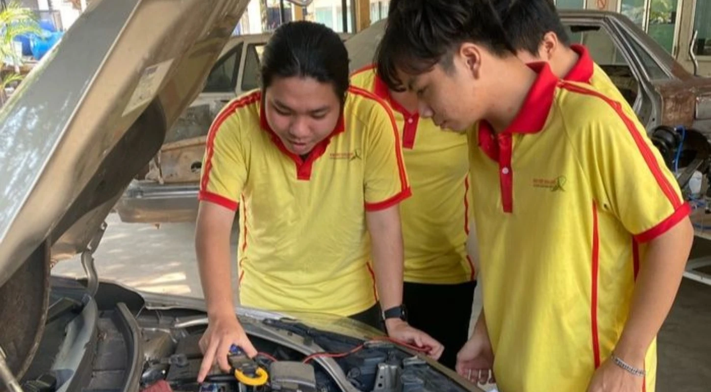 100% Sinh Viên Công Nghệ Ô Tô Có Việc Làm Trường Cao Đẳng Đại Việt Đà Nẵng | Trường Cao Đẳng Đại Việt Đà Nẵng