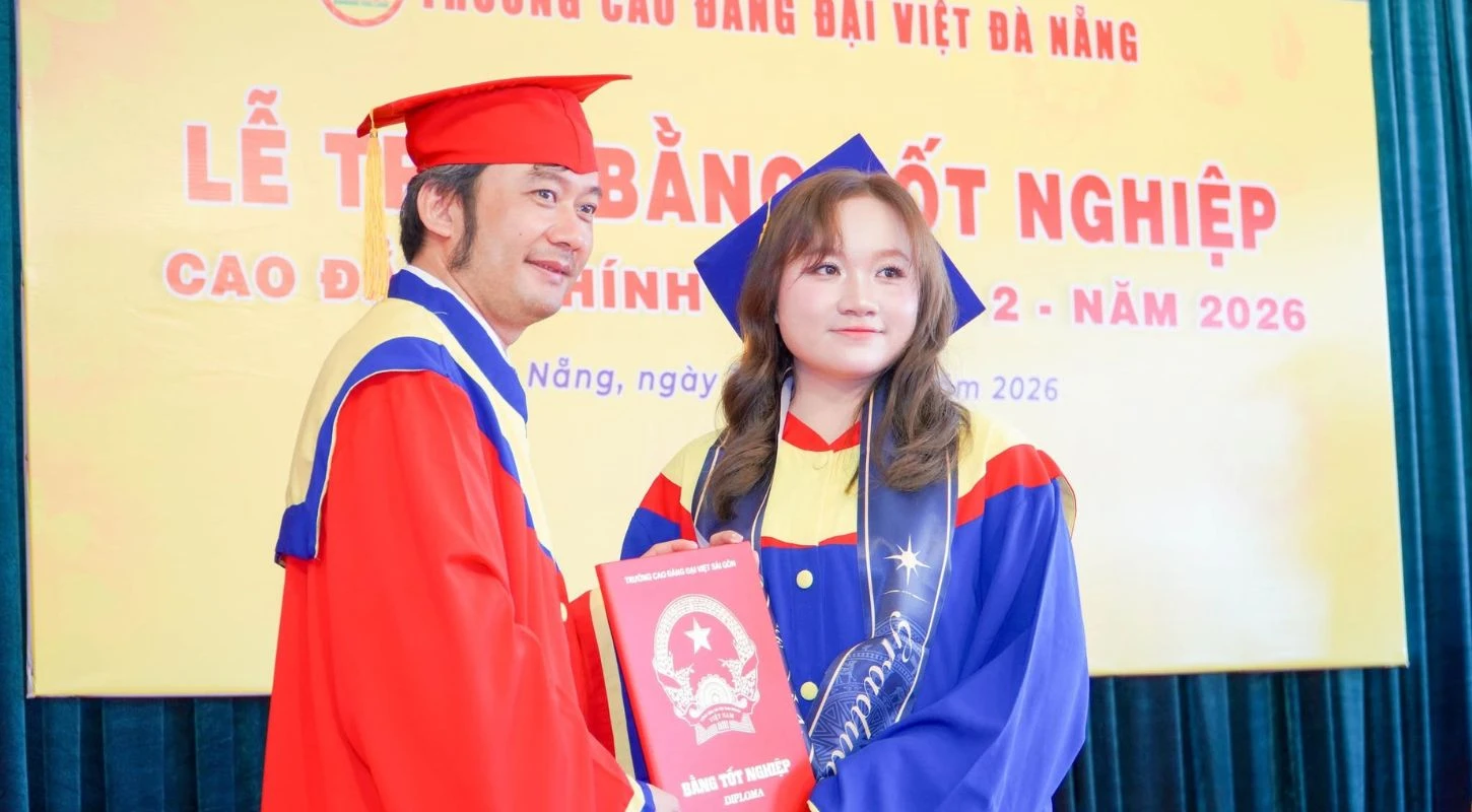150 TÂN CỬ NHÂN CHÍNH THỨC GHI DẤU MỐC TRƯỞNG THÀNH
