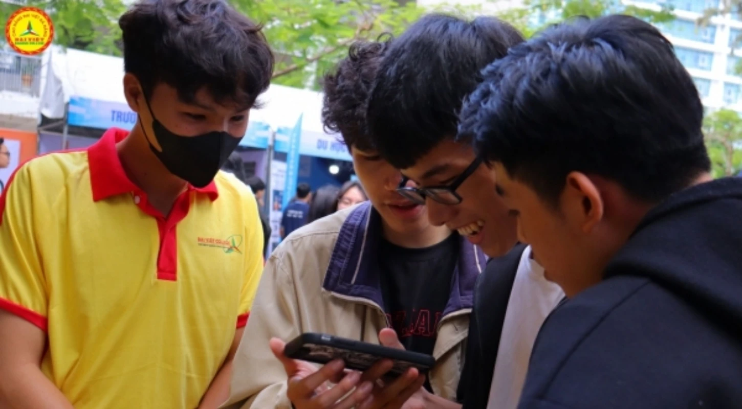 Bộ Gd Công Bố Cấu Trúc Đề Thi Tốt Nghiệp Thpt 2025 | Trường Cao Đẳng Đại Việt Đà Nẵng