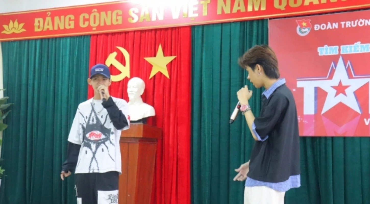 Cẩm Nang Tân Sinh Viên Đại Việt Đà Nẵng 5 Công Nghệ Bạn Cần Trang Bị Cho Hành Trình Mới | Trường Cao Đẳng Đại Việt Đà Nẵng