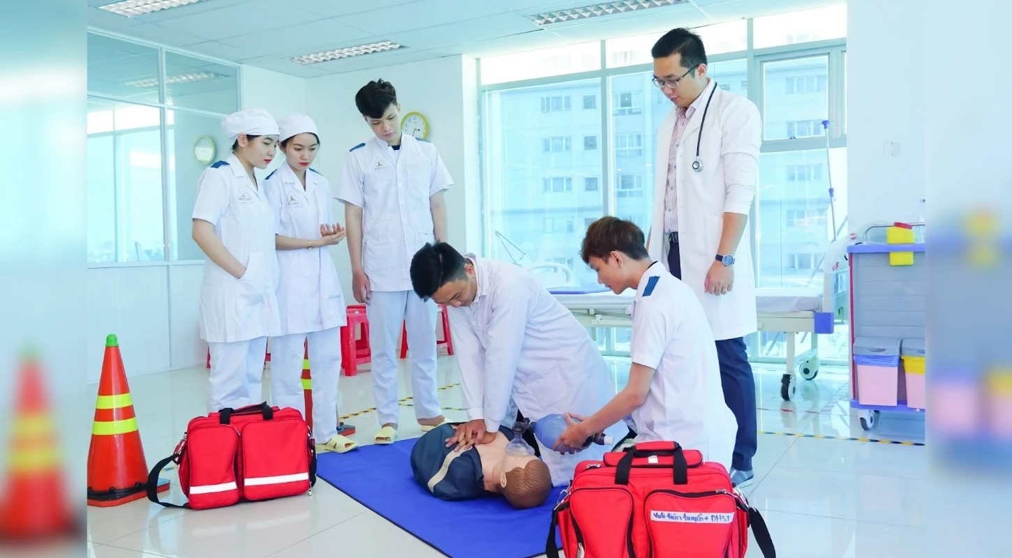 Cao Đẳng Y Sĩ Đa Khoa - Chương Trình Mới Của Ngành Y Tế | Trường Cao Đẳng Đại Việt Đà Nẵng