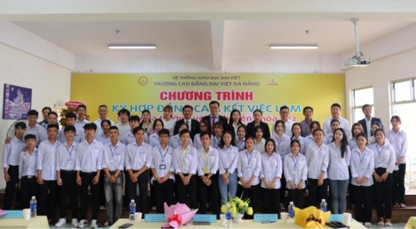Chương Trình Ký Hợp Đồng Cam Kết Việc Làm Giữa Nhà Trường Và Sinh Viên Khóa 22 | Trường Cao Đẳng Đại Việt Đà Nẵng