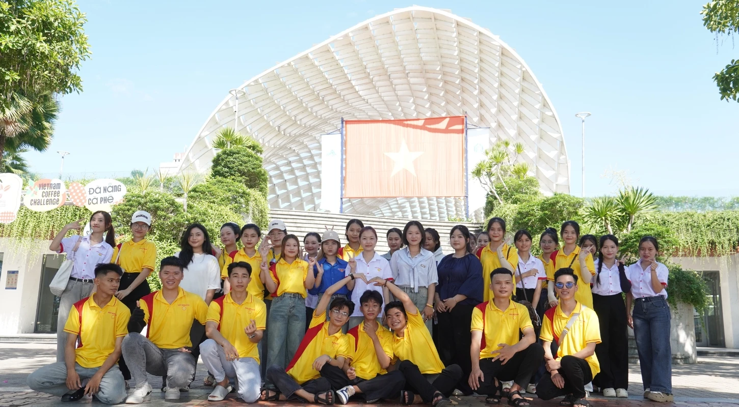 CITY TOUR K26 – CÙNG KHÁM PHÁ THÀNH PHỐ ĐÁNG SỐNG NHẤT VIỆT NAM | Trường Cao Đẳng Đại Việt Đà Nẵng
