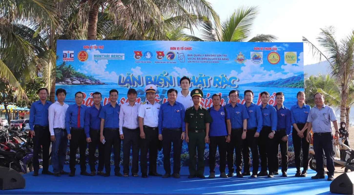 CLEAN UP SƠN TRÀ: TUỔI TRẺ ĐẠI VIỆT HÀNH ĐỘNG VÌ BIỂN XANH | Trường Cao Đẳng Đại Việt Đà Nẵng