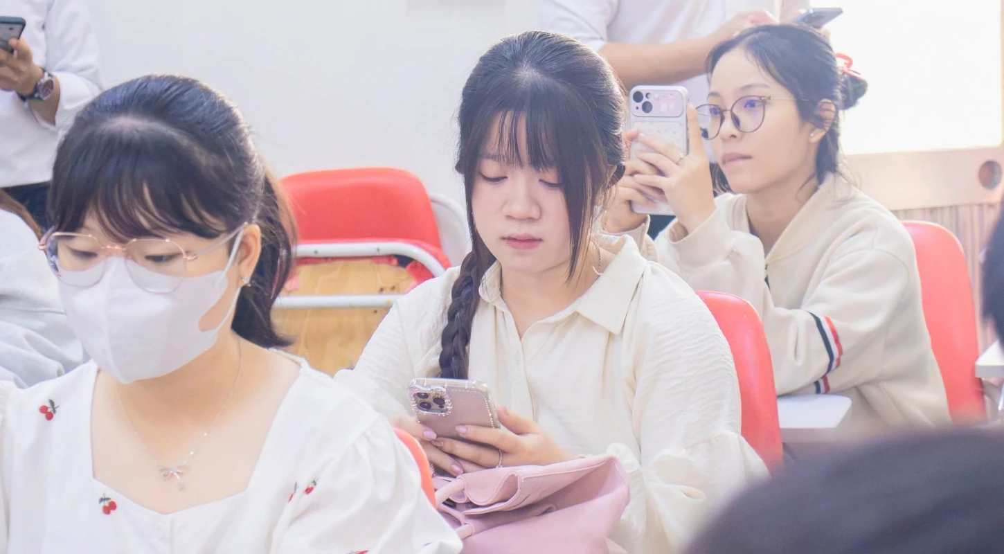 CÙNG SINH VIÊN DVE XÂY DỰNG KHÔNG GIAN MẠNG AN TOÀN