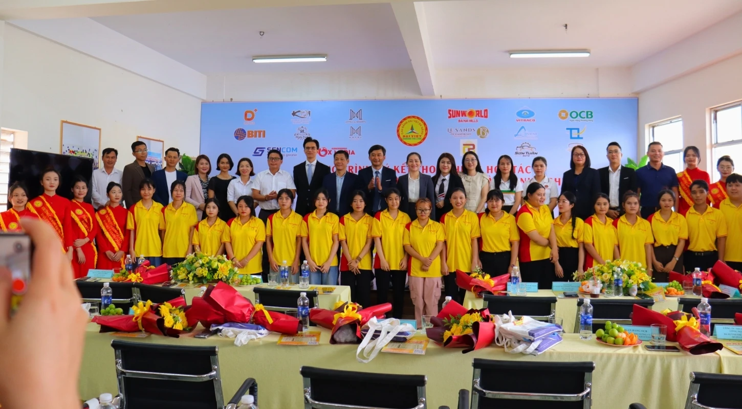 ĐÀO TẠO CAO ĐẲNG NĂM 2026: CHUYỂN ĐỔI SỐ - GẮN KẾT DOANH NGHIỆP - KIẾN TẠO NHÂN LỰC TƯƠNG LAI | Trường Cao Đẳng Đại Việt Đà Nẵng