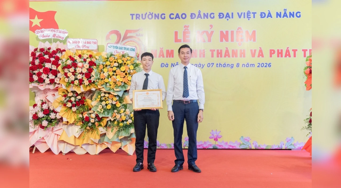 ĐOÀN THANH NIÊN TRƯỜNG CAO ĐẲNG ĐẠI VIỆT ĐÀ NẴNG VINH DỰ NHẬN BẰNG KHEN CỦA THÀNH ĐOÀN ĐÀ NẴNG VÌ THÀNH TÍCH XUẤT SẮC TRONG HOẠT ĐỘNG TÌNH NGUYỆN VÌ CỘNG ĐỒNG NĂM HỌC 2025-2026 | Trường Cao Đẳng Đại Việt Đà Nẵng