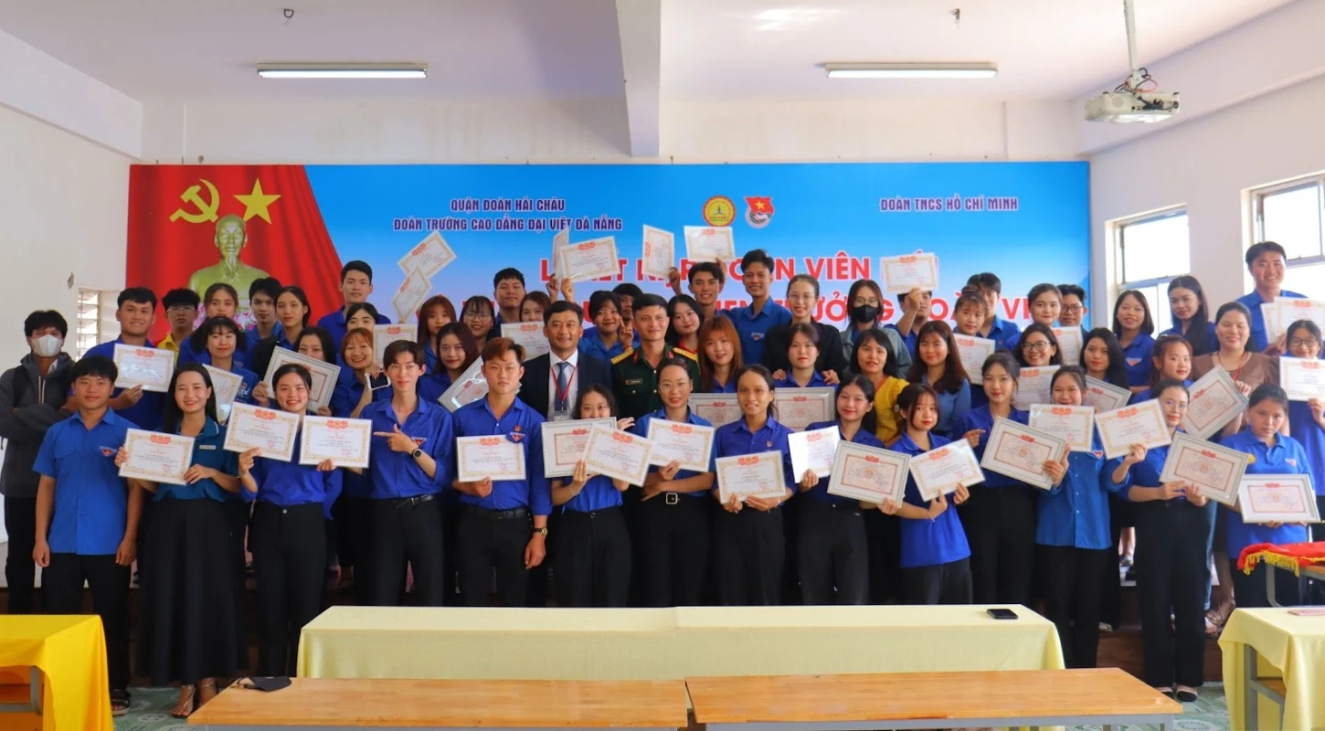 Đoàn Trường Cao Đẳng Đại Việt Đà Nẵng Kết Nạp Thêm 123 Đoàn Viên Mới 3/2024 | Trường Cao Đẳng Đại Việt Đà Nẵng