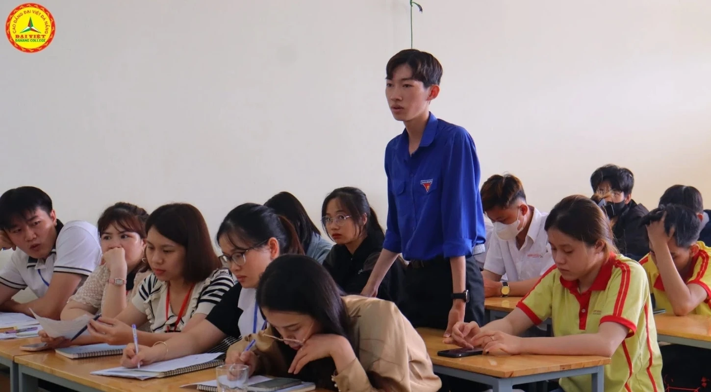 Đối Thoại Giữa Ban Giám Hiệu Và Ban Cán Sự Lớp Hkii 2023–2024 | Trường Cao Đẳng Đại Việt Đà Nẵng