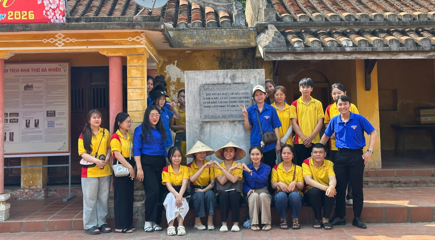 HÀNH TRÌNH VỀ ĐỊA CHỈ ĐỎ K20 CHẠM LỊCH SỬ, THẮP LỬA TỰ HÀO | Trường Cao Đẳng Đại Việt Đà Nẵng