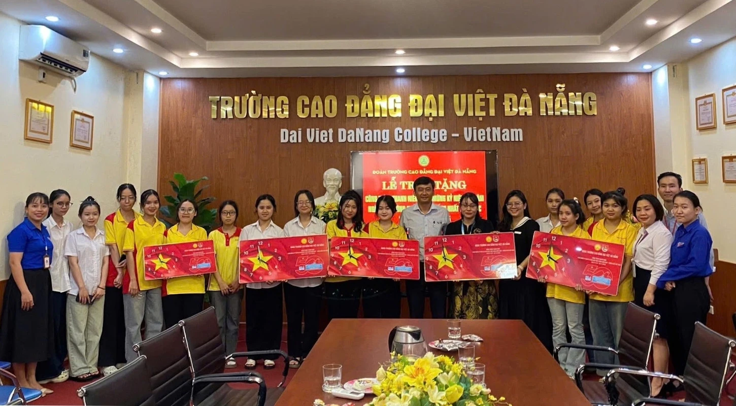 Hoàn Thành Công Trình Thanh Niên Chào Mừng 50 Năm Giải Phóng Miền Nam | Trường Cao Đẳng Đại Việt Đà Nẵng