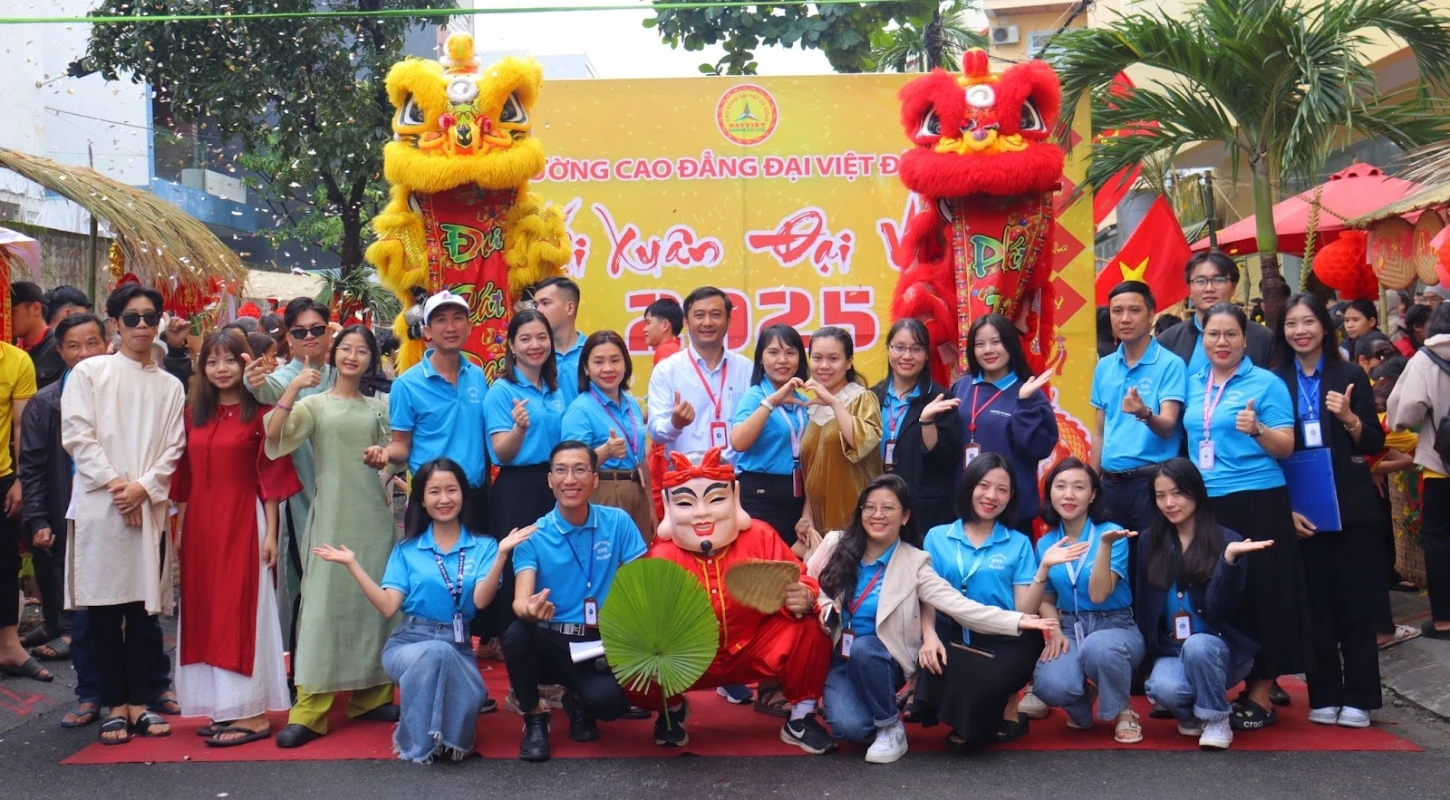 Hội Xuân Đại Việt 2025 Tái Hiện Tết Xưa Tại Trường Cao Đẳng Đại Việt Đà Nẵng | Trường Cao Đẳng Đại Việt Đà Nẵng