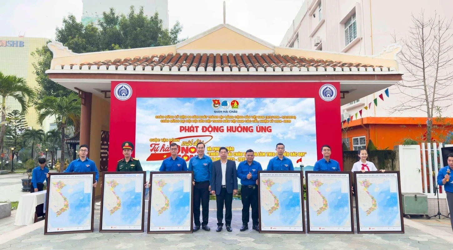 Hưởng Ứng Cuộc Vận Động “Tự Hào Một Dải Non Sông” | Trường Cao Đẳng Đại Việt Đà Nẵng