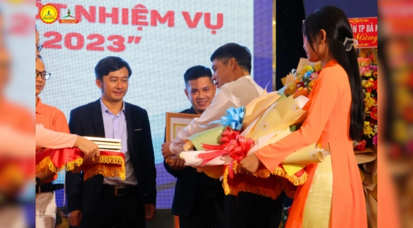 Khen Thưởng 35 Cá Nhân, 16 Tập Thể Giáo Dục Nghề Nghiệp 2023 Định Hướng 2024 | Trường Cao Đẳng Đại Việt Đà Nẵng