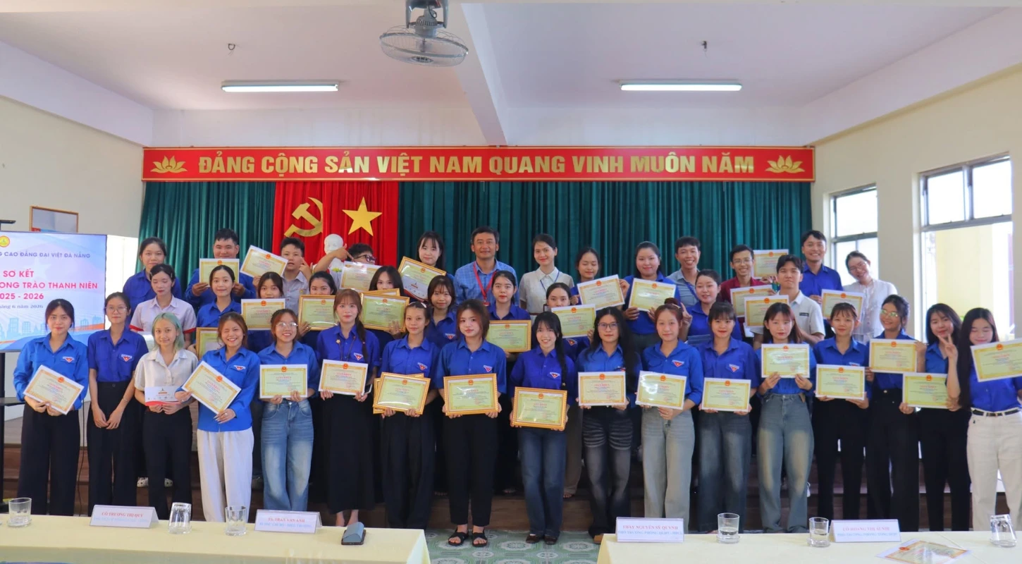 KHI MÀU ÁO XANH ĐẠI VIỆT TIẾP TỤC ĐƯỢC THẮP LỬA | Trường Cao Đẳng Đại Việt Đà Nẵng