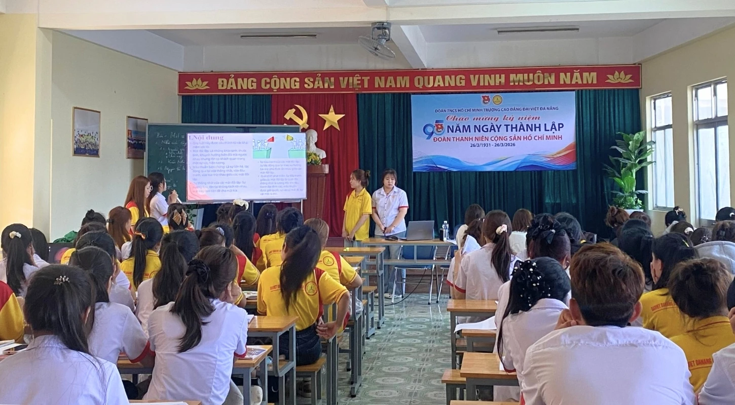KHI MÔN GIÁO DỤC CHÍNH TRỊ KHÔNG CÒN KHÔ KHAN | Trường Cao Đẳng Đại Việt Đà Nẵng